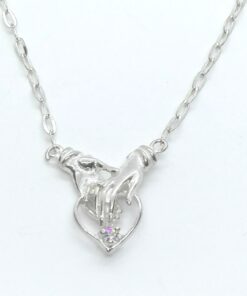 Gargantilla plata cogidos de la mano