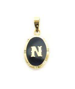 Colgante letra "N" fondo negro
